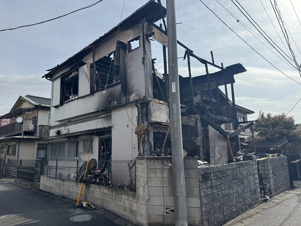 火災で2階部分が大きく焼けた住宅。着工前の実際の現場